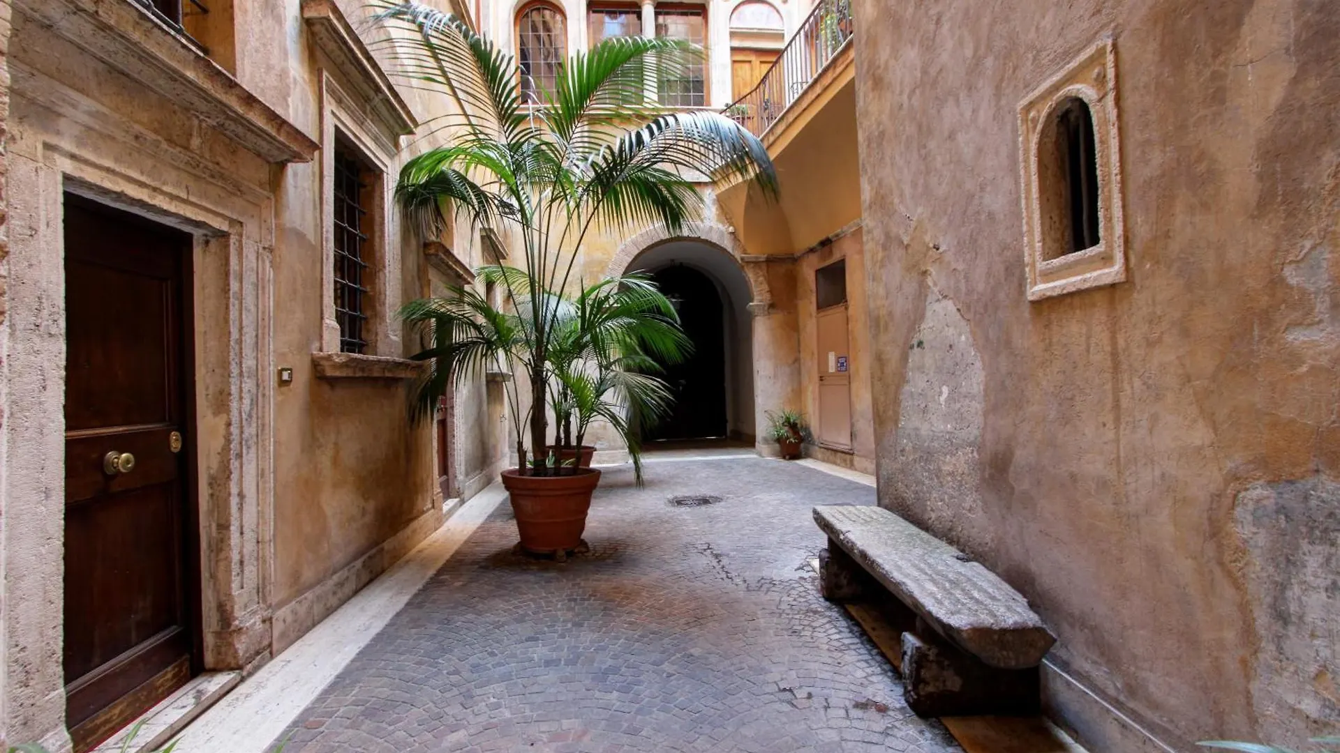 Roma Centro Storico - Palazzo Avila '500 Apartment Rome